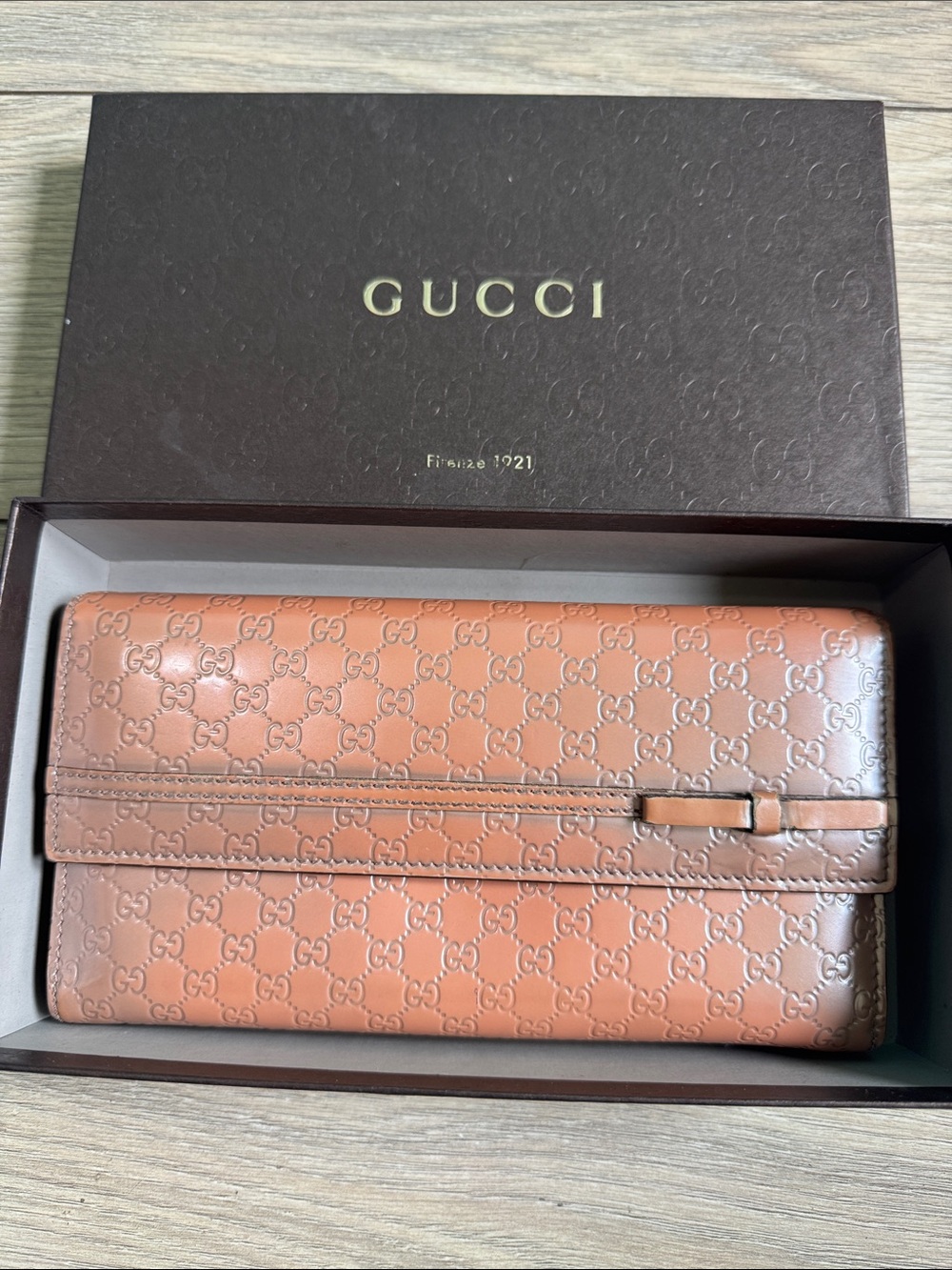Gucci authentic wallet